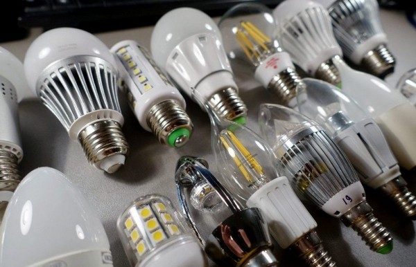 Какие лампочки лучше для дома светодиодные или энергосберегающие