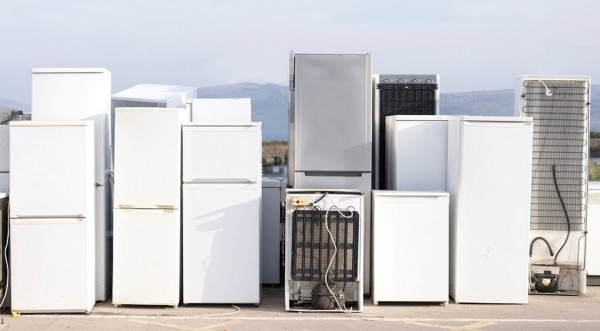 Куда сдать холодильник на утилизацию за деньги, другие бонусы и даром: 4 варианта