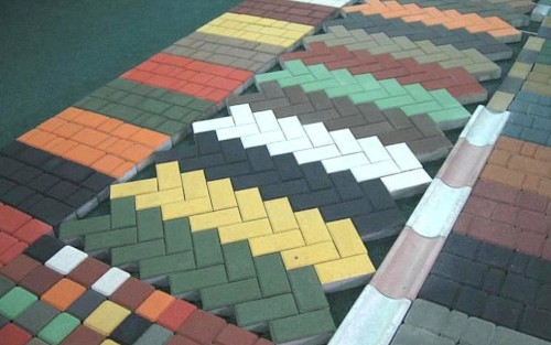 Укладка тротуарной плитки на бетон: выбор материала, инструкция по монтажу