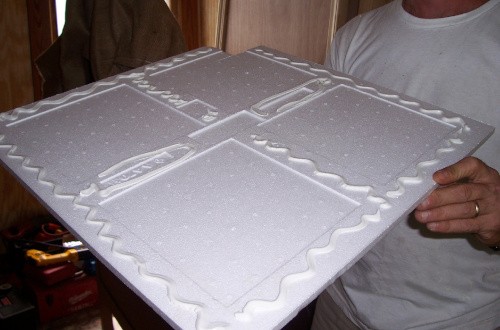 Как правильно клеить потолочную плитку из пенопласта