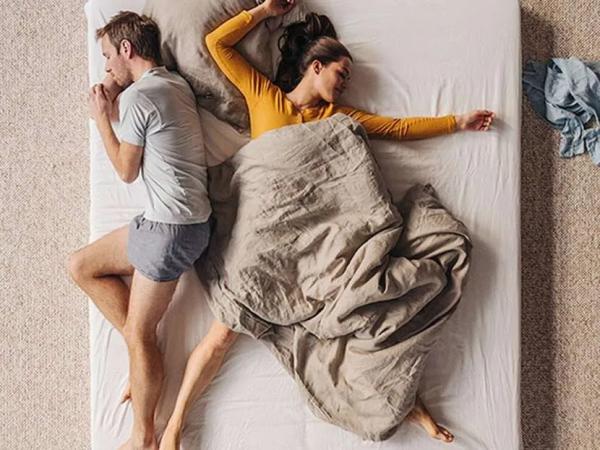Кровать кинг сайз: размеры спального места, подбор белья и матраса